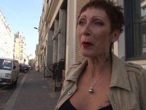 Bijoutier parisien défonce l'anus d'une mature